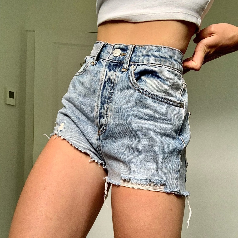 Urban Outfitters - Light-washed Shorts